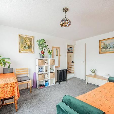 Home Away Home Near Heathrow Airport Cowley  Ngoại thất bức ảnh